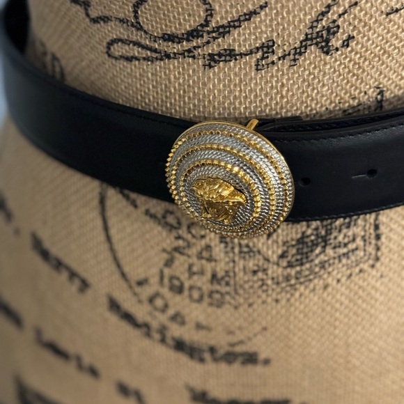New Authentic Versace Black leather gold/silver tone Medusa-buckle belt - Picture 6 of 16